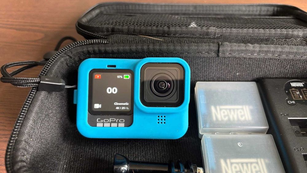 GoPro HERO9 Black 5K + 3 baterie + ładowarka Newell + etui