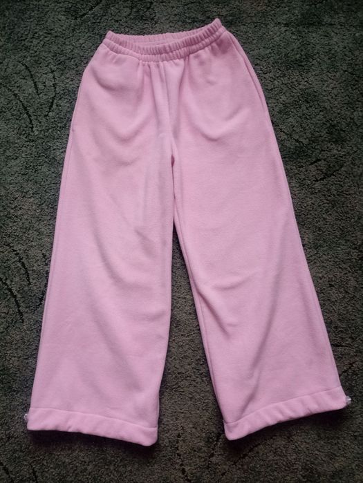 Жіночий спортивний костюм