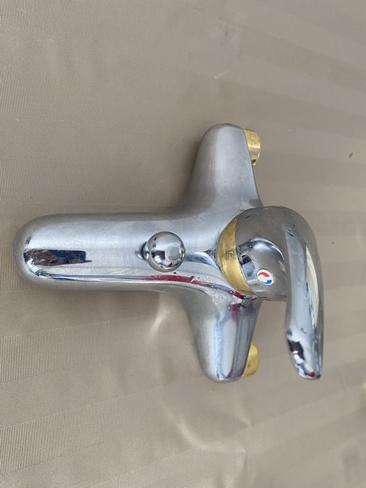 Conjunto lavatorios e torneiras