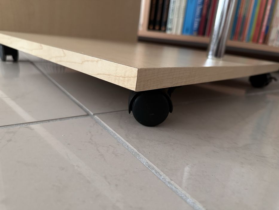 Cabeceira /mesa de apoio madeira e metal com rodinhas