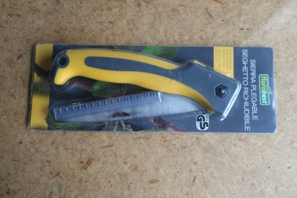 (Novo a estrear) Florabest Serra dobrável para poda