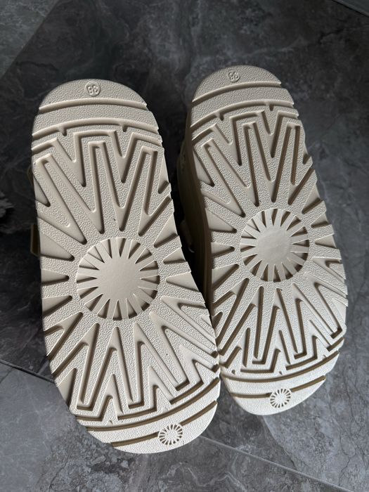 Босоніжки Ugg 38р.