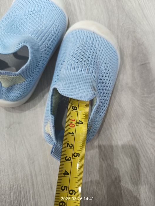 Lekkie miękkie buty niemowlęce 22