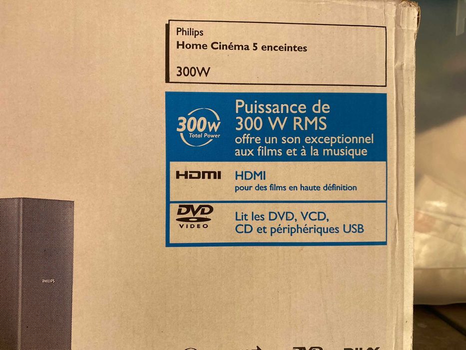 Sistema de home cinema Philips 5.1 com 300W RMS de potência
