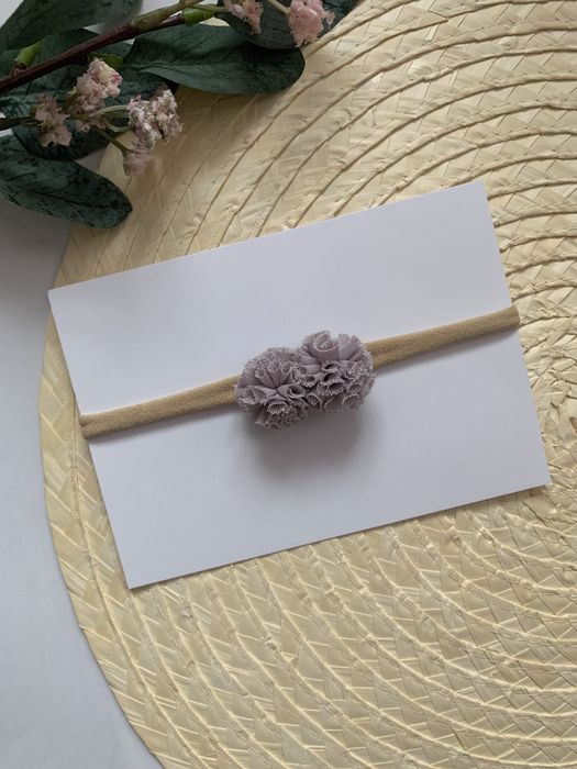 Opaska bezuciskowa z pomponami Roczek Urodziny Sesja