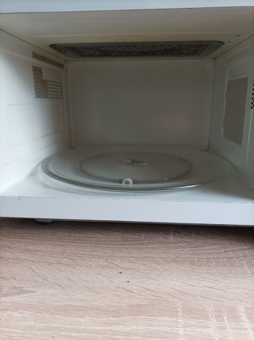 Kuchenka mikrofalowa candy