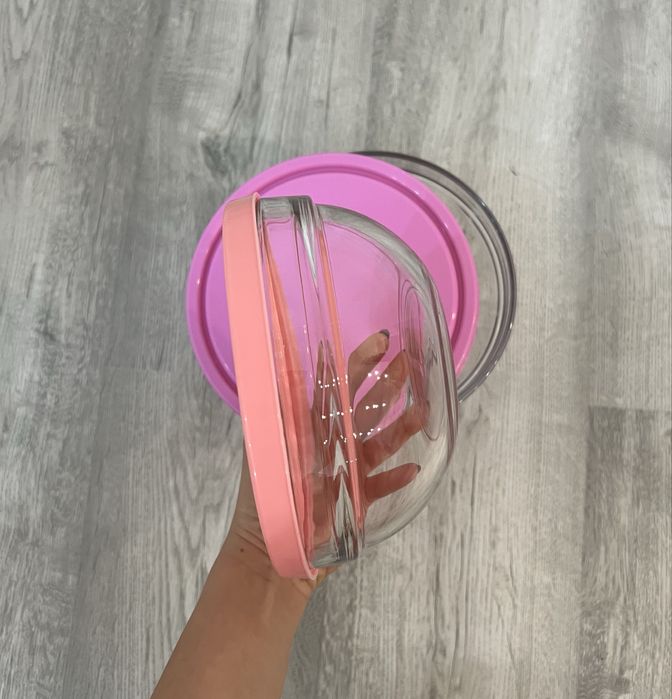 Round Tupperware Containers430225389656494082