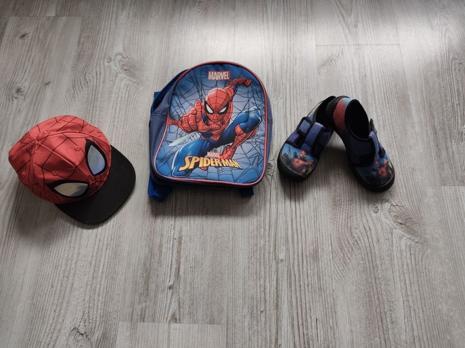 Zestaw dla fana Spidermana kapcie 30 plecak czapeczka