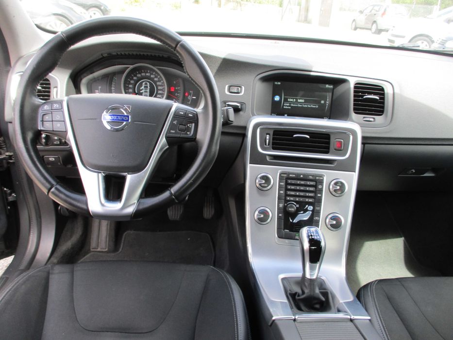 Volvo S60 2.0 D 3 momentum Nacional c/garantia e revisao kit distribuição