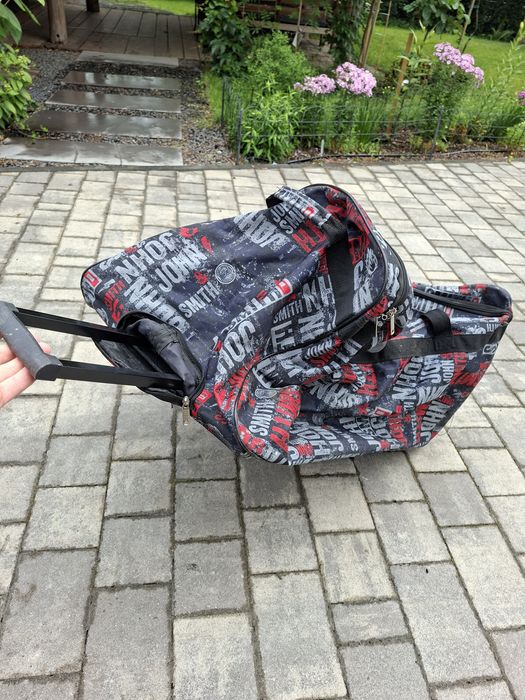bardzo duża torba podróżna z kolkami