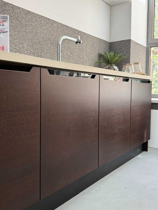 kuchnia separavi fronty fornirowane Black Red White