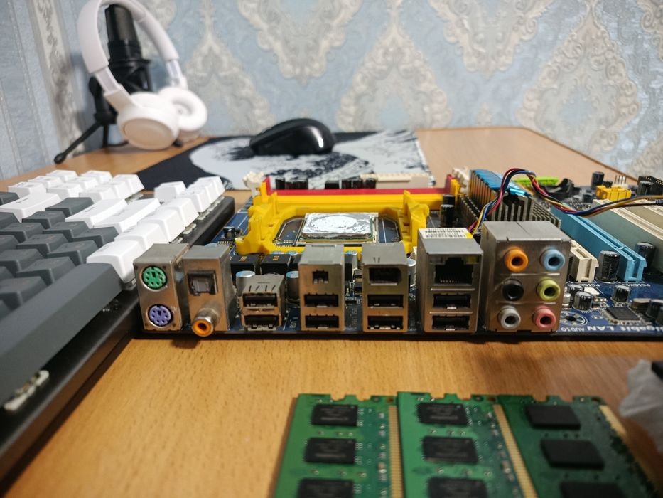 Gigabyte GA-M720-US3