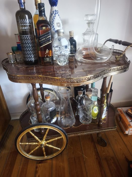 Carrinho para bebidas ou apoio de mesa