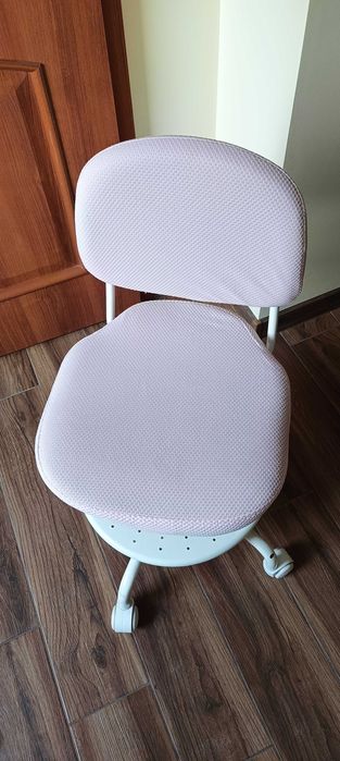 krzesło dziecięce obrotowe do biurka IKEA