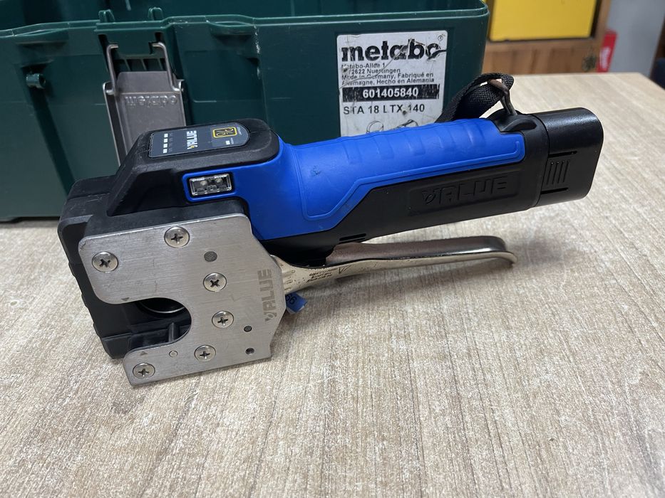 Value VET-19Li / акумуляторна вальцовка