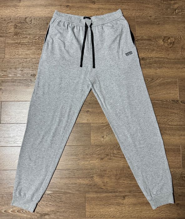 Спортивные брюки Hugo Boss.