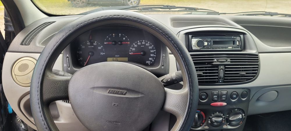 FIAT Punto 1.2 - 1200€ com mudança de nome incluída