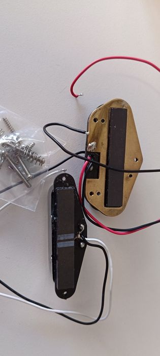 Pickupy Squier Telecaster by Fender.