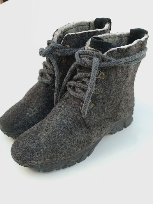 Валяные валенки из шерсти