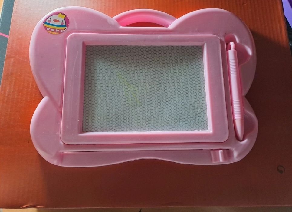 Lousa mágica escreve e apaga