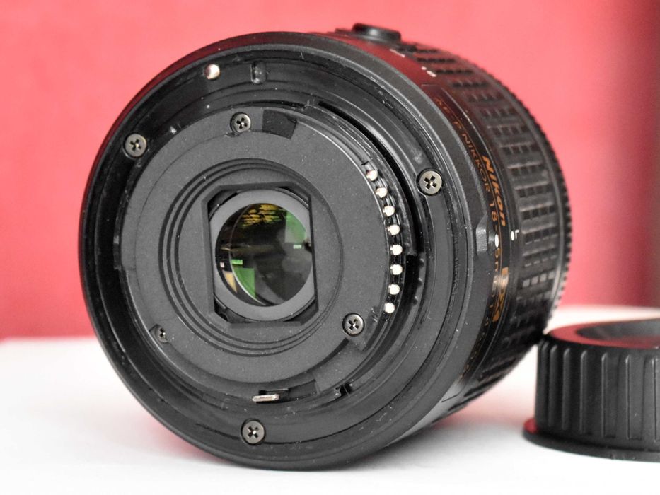 Продам об'єктив Nikon Af-P 18 -55