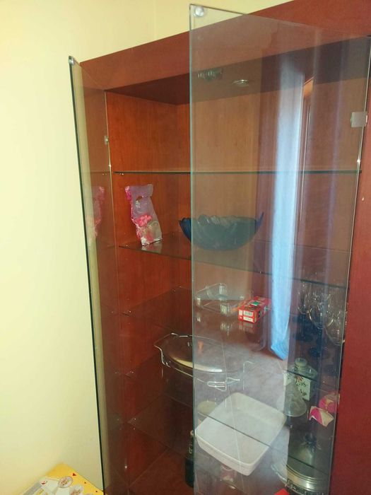 Móvel de sala de jantar em madeira