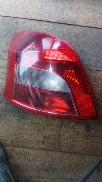 Farolim esquerdo Toyota yaris de 2007