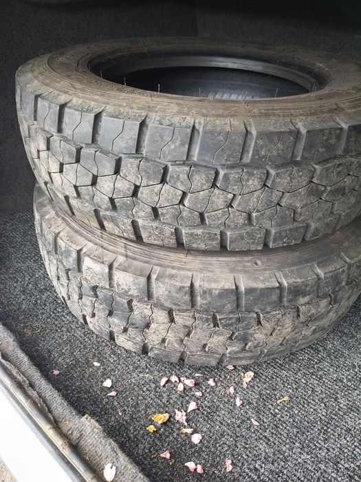 Opony Bridgestone 215/75/17,5 4 sztuki