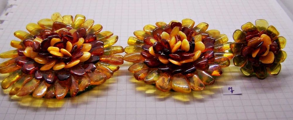 Sprzedam bursztyn, wisior + brosza + pierścień -- komplet