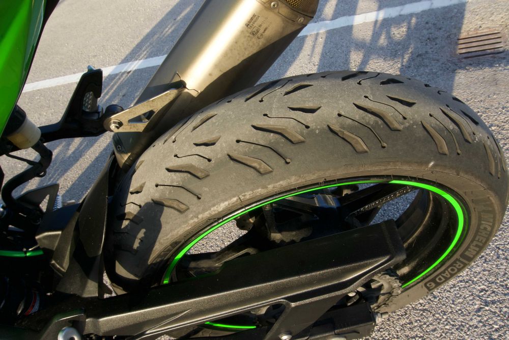 Kawasaki Ninja 400 (2020) + Escape Akrapovic | Primeiro Dono