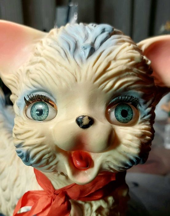 Lindíssimo gato que chia muito antigo