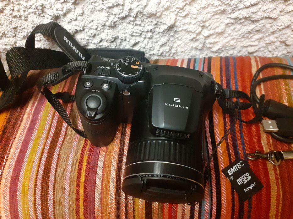 Fujifilm FinePix S4700, câmera fotográfica digital