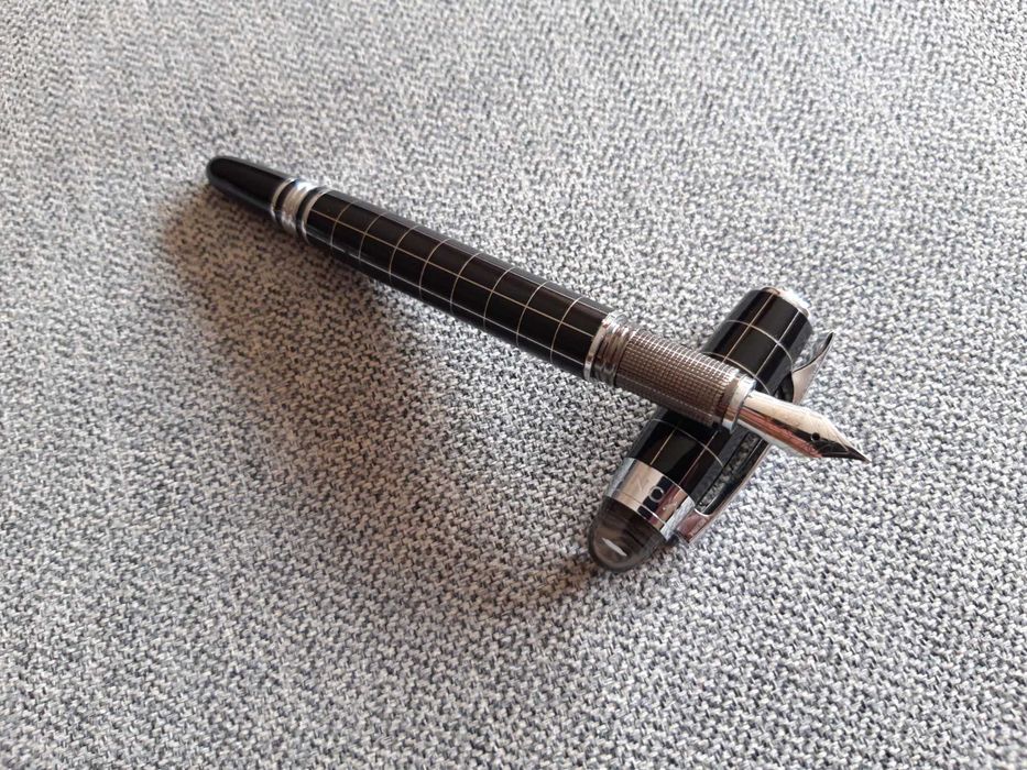 Caneta de tinta permanente MONTBLANC