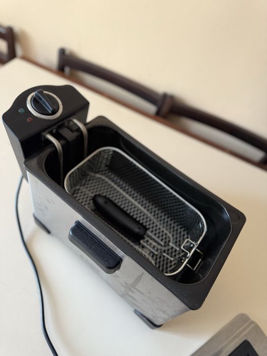 Фритюрница russell hobbs