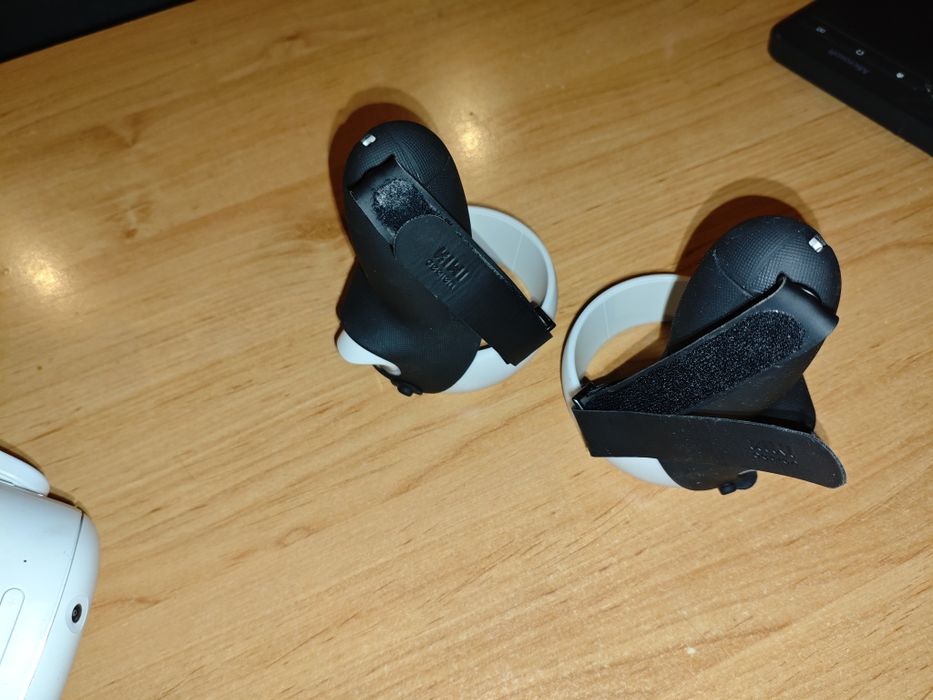 Oculus quest 2 128gb plus kiwi strap