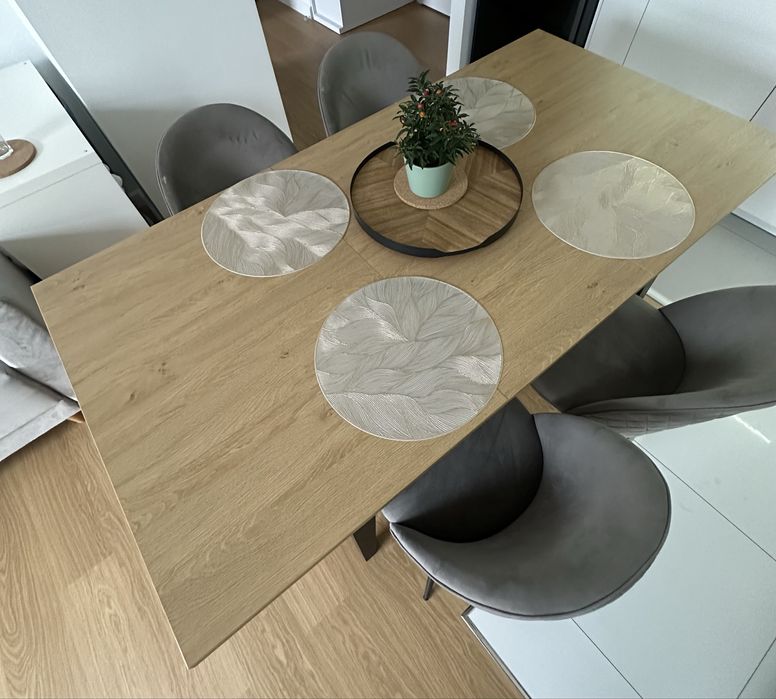 Sprzedam stół rozkładany 130/175 z krzesłami. Razem lub osobno.