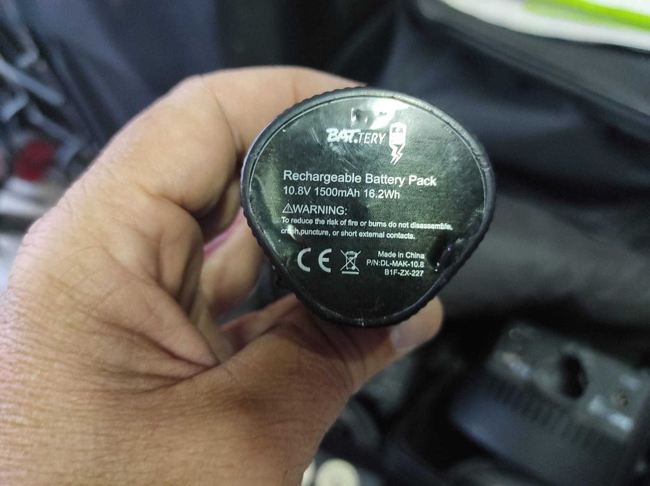 Vendo 4 leds a bateria com duas baterias cada led