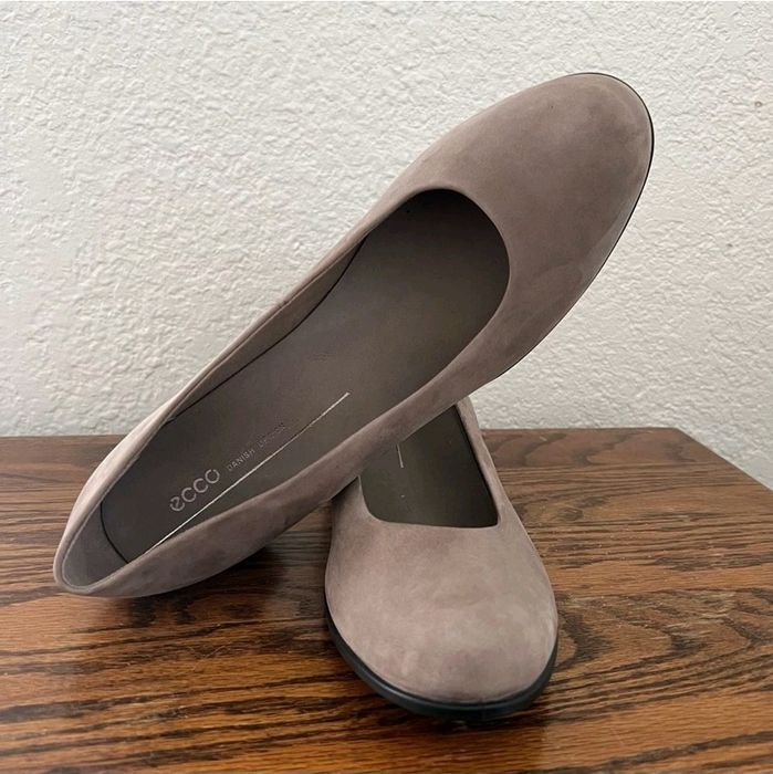 Жіночі туфлі на підборах ECCO Classic 35нубук