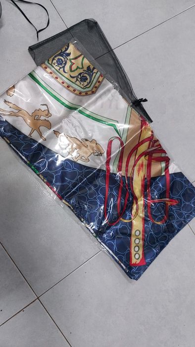 Lenços de seda, Vaccaro com padrões unicos!