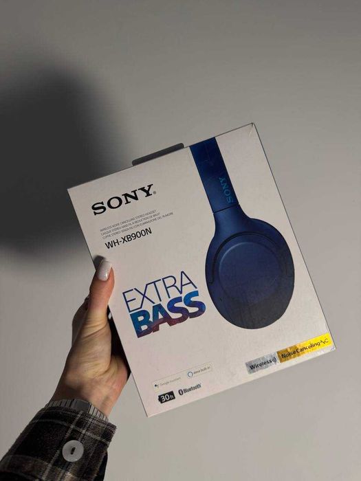 Бездротові навушники Sony WH-XB900N з шумозаглушенням