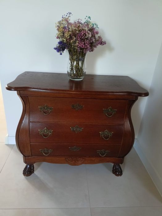 Stylowa komoda z brzuszkiem