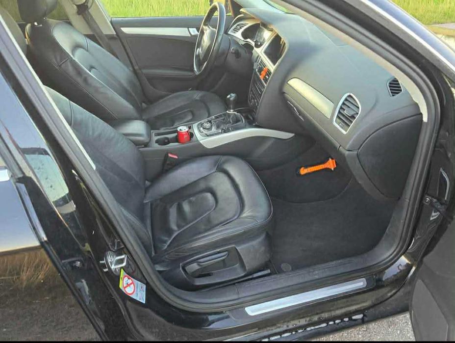 Samochod audi a4b8