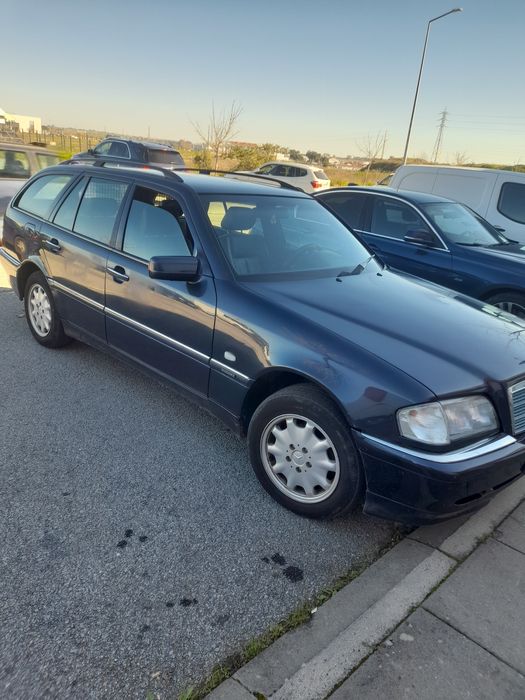 Vendo Mercedes -Benz com tudo em dia
