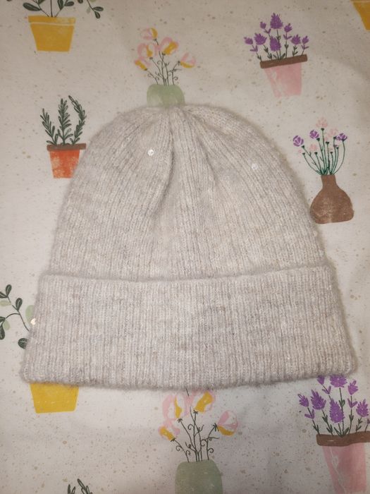 Жіноча біла шапка з паєтками, тепла зимова шапка C&A, в’язана