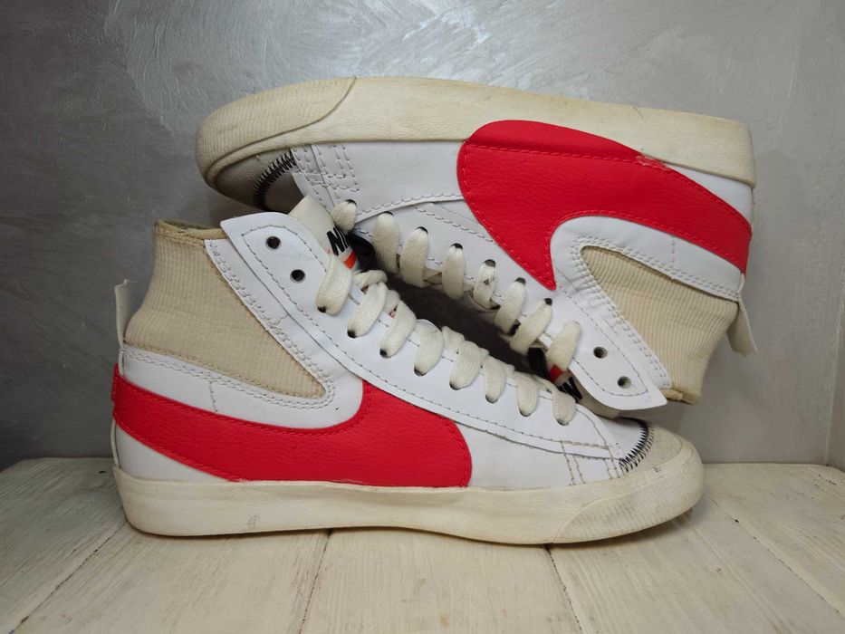 - Nike Blazer Mid '77 Jumbo
