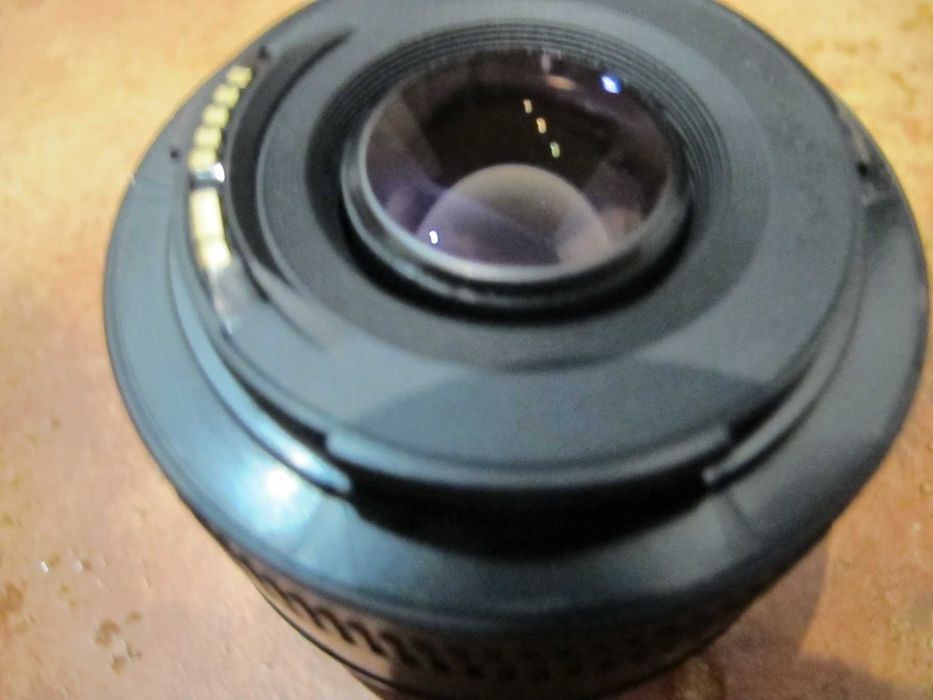 Canon EF 50mm f/1.8 II