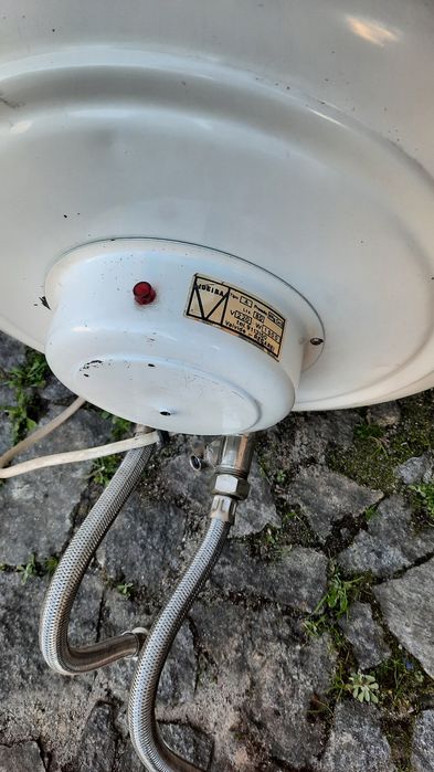 Cilindro oara água quente. Bom estado.