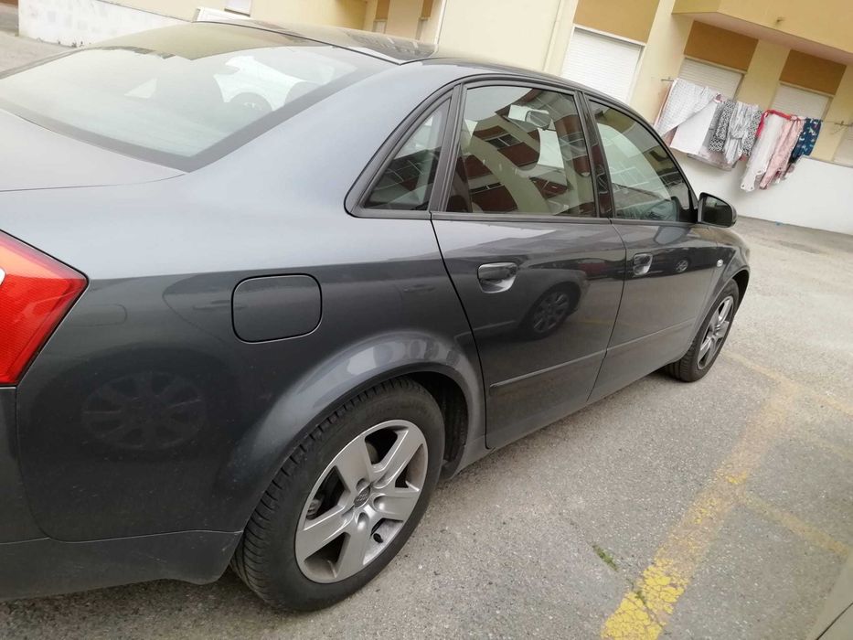 Audi A4 TDI 130 CV — fotografia 3