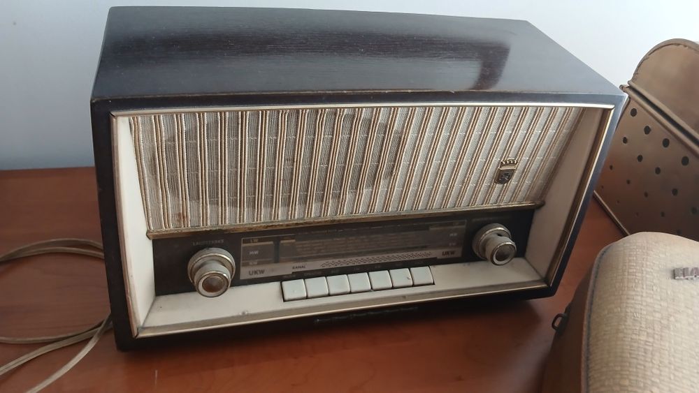 Radio e giradiscos anos 60