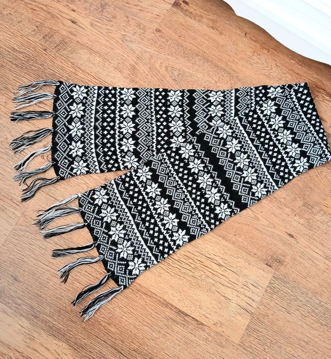 Szal szalik damski wzór zimowy